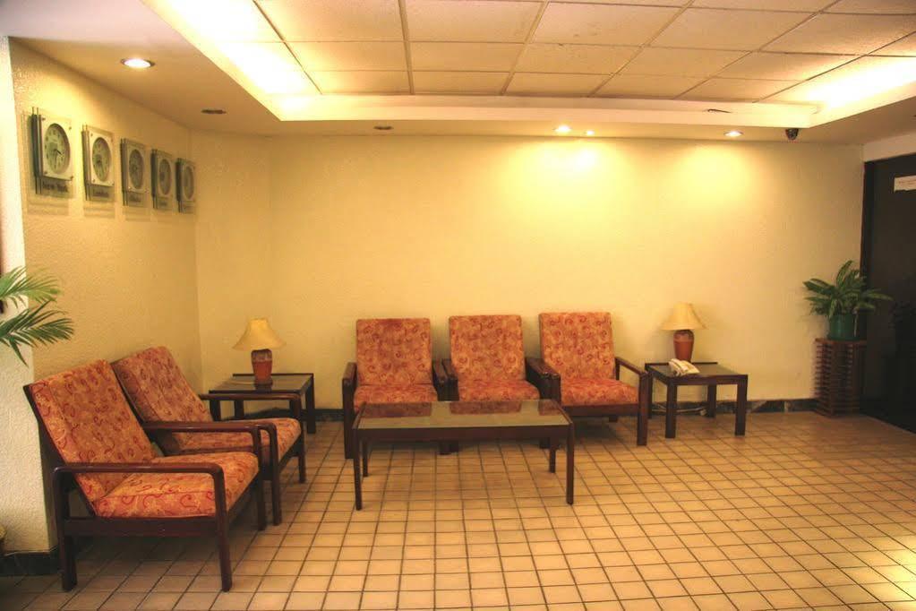 White House Hotel - City Center Дака Екстериор снимка