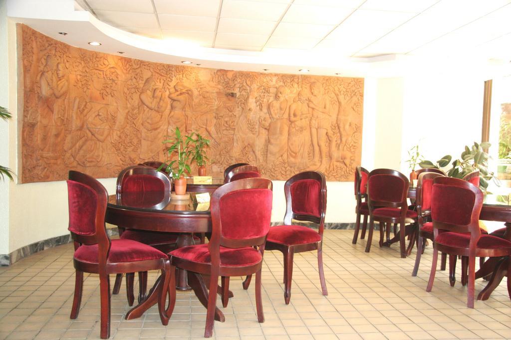 White House Hotel - City Center Дака Екстериор снимка