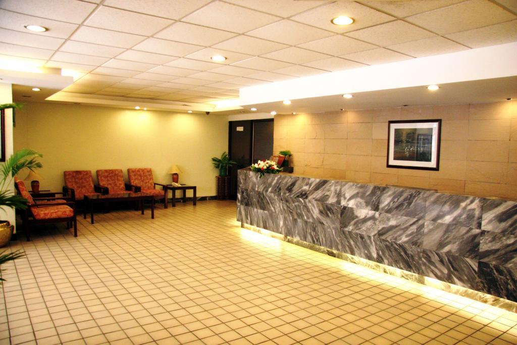 White House Hotel - City Center Дака Екстериор снимка