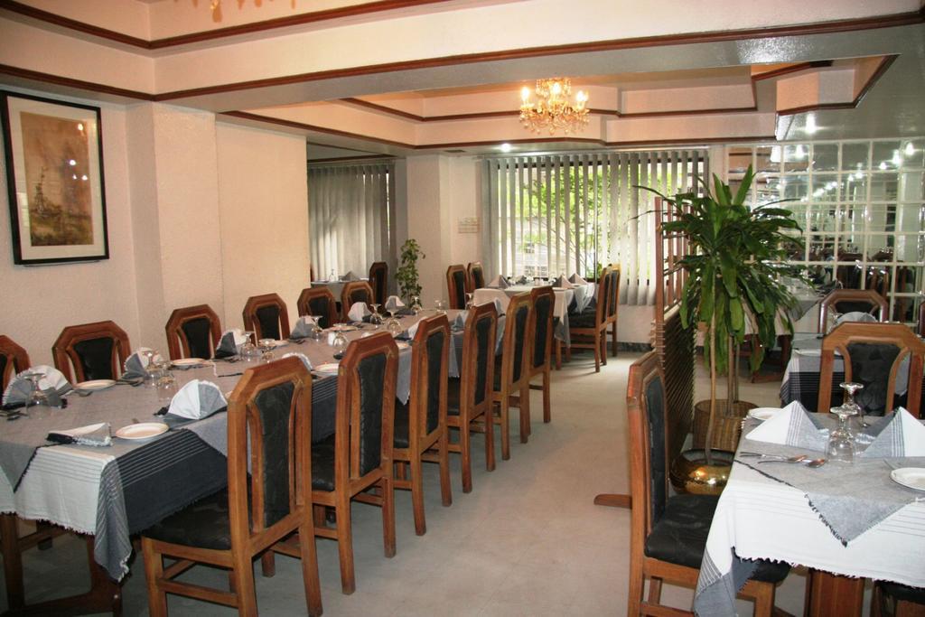 White House Hotel - City Center Дака Екстериор снимка