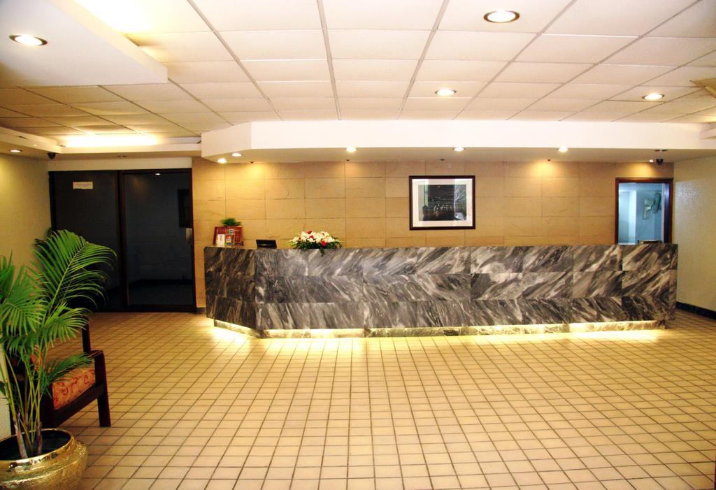 White House Hotel - City Center Дака Екстериор снимка